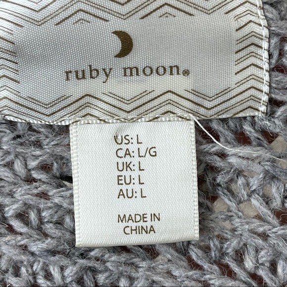 Ruby Moon  crop sweater - Picture 2 of 5